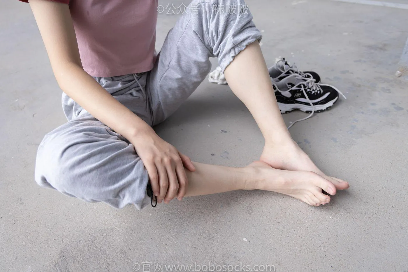 [BoBoSocks袜啵啵]NO.016 熊熊-斯凯奇运动鞋、棉袜（踩脏）、裸足 [147P]插图3